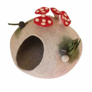 Handmade Felt Mushroom Cat Cave – Cozy, Eco-Friendly Wool Bed from Nepal